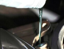 Ganti Oli Mesin Motor Panas? Risiko & Fakta Mengejutkan yang Harus Anda Tahu