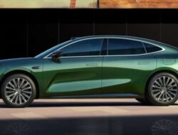 Geely Hybrid Murah: Canggih, Rp200 Jutaan, Spesifikasi Memukau!