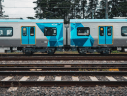 Hindari Maut: Tips Aman & Jitu Lewati Rel Kereta Api