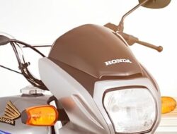 Honda 8 Jutaan: Motor Tangguh Irit BBM, Desain Uniknya Bikin Pangling