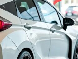 Honda Jazz 2025: Hatchback Mewah, Solusi Praktis Generasi Profesional Muda