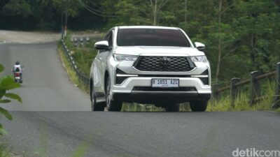 Innova Zenix Hybrid Irit Bensin? Konsumsi BBM-nya Bikin Takjub!