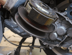 Kapan Ganti Kampas Rem Motor Matic? Tanda & Cara Mudah
