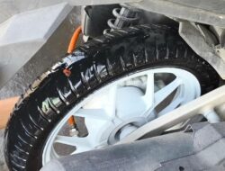 Mitos & Fakta: Batas Maksimal Tambalan Ban Tubeless Motor