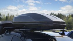 Pasang Roof Box Aman Mudik? 6 Tips Penting Ini!