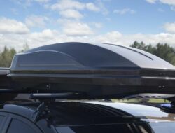 Pasang Roof Box Aman Mudik? 6 Tips Penting Ini!