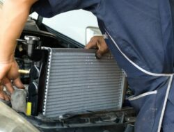 Rahasia Membersihkan Radiator Mobil Sendiri Tanpa Ribet di Rumah