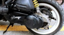 Rahasia Motor Matic: Mengapa Cuma Satu Shockbreaker?