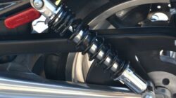 Shockbreaker Motor Keras? Solusi Servis & Penyebabnya Terungkap