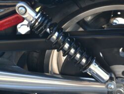 Shockbreaker Motor Keras? Solusi Servis & Penyebabnya Terungkap