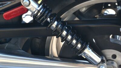 Shockbreaker Motor Keras? Solusi Servis & Penyebabnya Terungkap