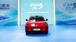 Toyota bZ5 Listrik: Produksi Massal Mulai, Pakai Baterai Blade BYD