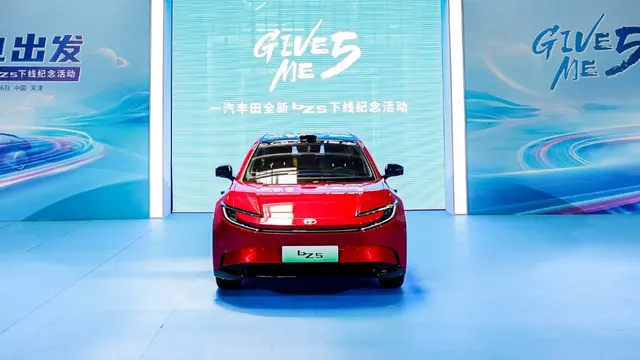 Toyota bZ5 Listrik: Produksi Massal Mulai, Pakai Baterai Blade BYD